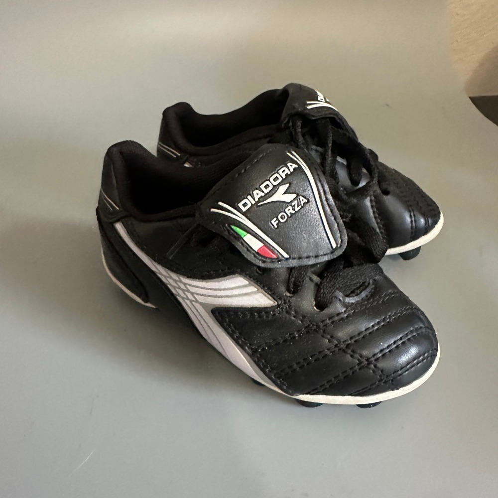 Diadora Forza Toddler‎ Soccer Cleats Black White Athletic Field Shoes Size 8T